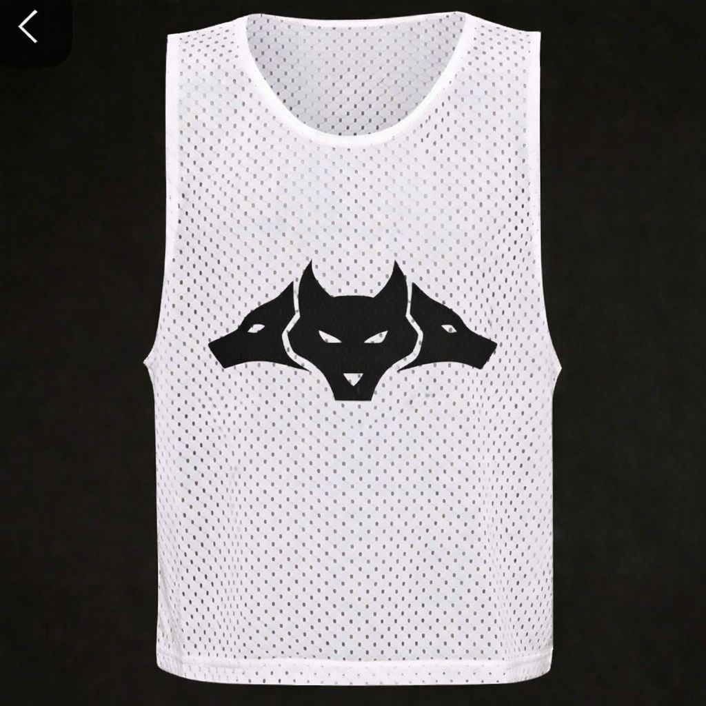 Accesorios como pecheras y bolsos